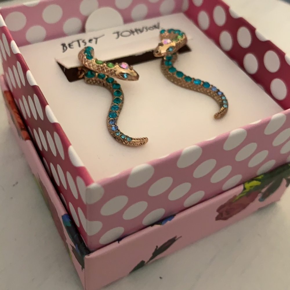 🌟 HOST PICK 🌟 NWT Betsey Johnson Snake 🐍 Double Earrings - Picture 4 of 5